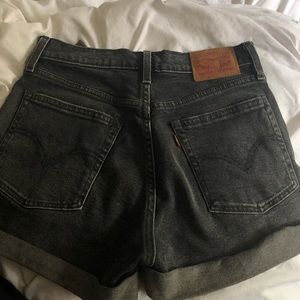 Black high waisted mom Levi shorts